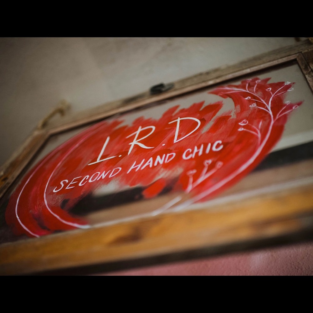 Meet your Posher, Little red door